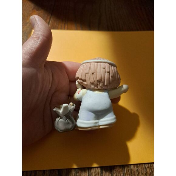 Vintage Bumpkins Medical Doctor Nurse Figurine Red Cross Bag 3" Decor - Picture 3 of 5